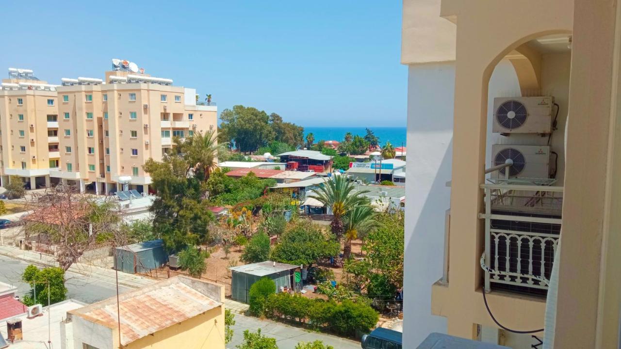 Luxury Private Rooms -Sea View, Netflix, Gym- 5 Min From Beach! - Private Room In Shared Apartment Ларнака Екстер'єр фото