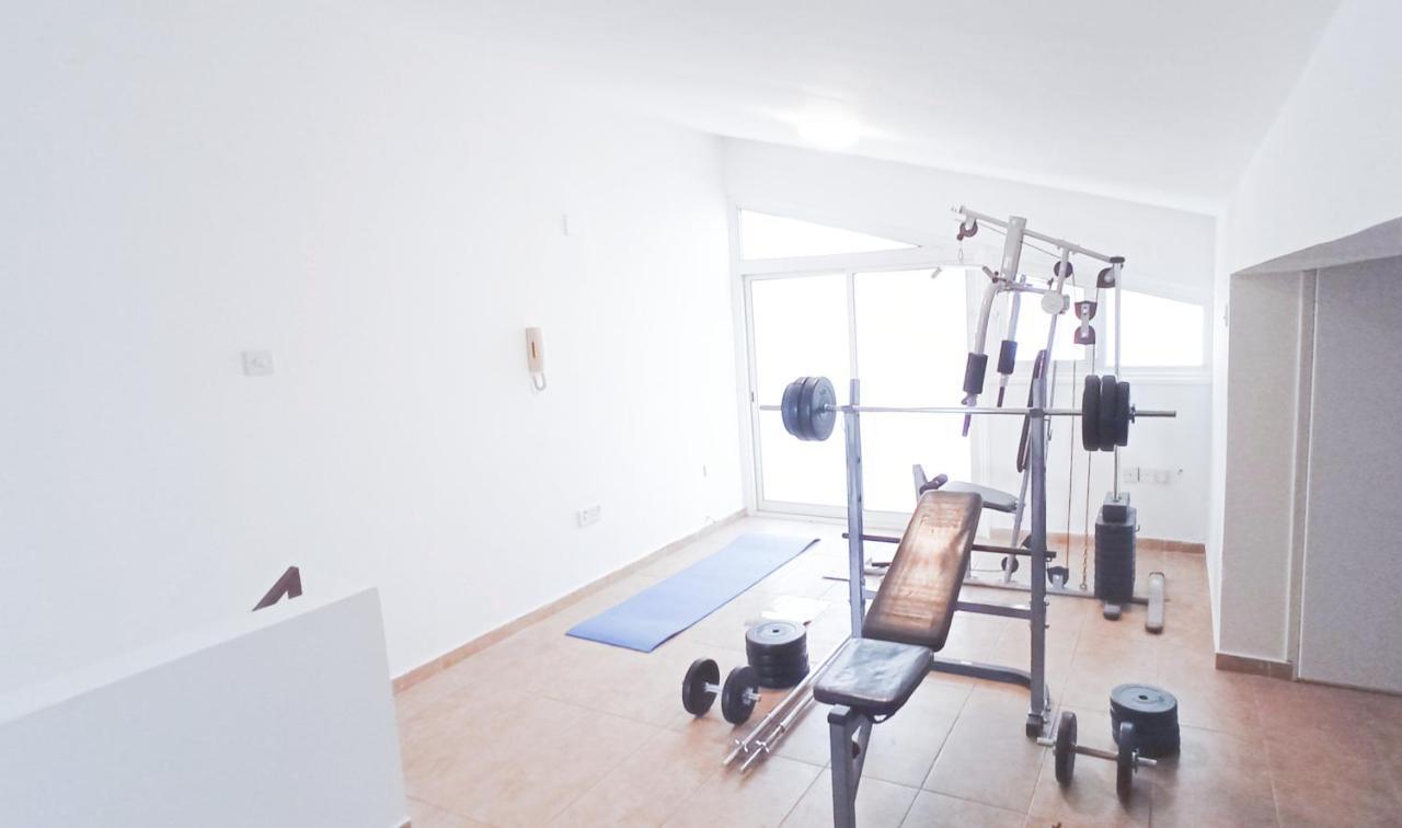 Luxury Private Rooms -Sea View, Netflix, Gym- 5 Min From Beach! - Private Room In Shared Apartment Ларнака Екстер'єр фото